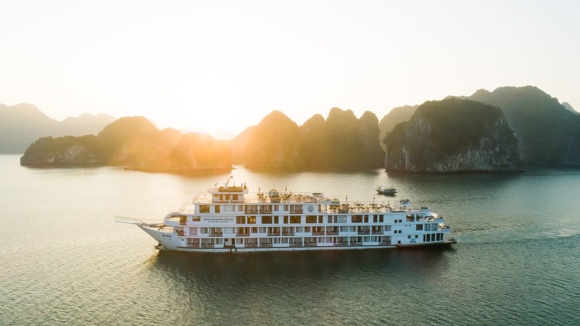 Discover Halong in Style – Ambassador Cruise & Peridot Gallery Hotel